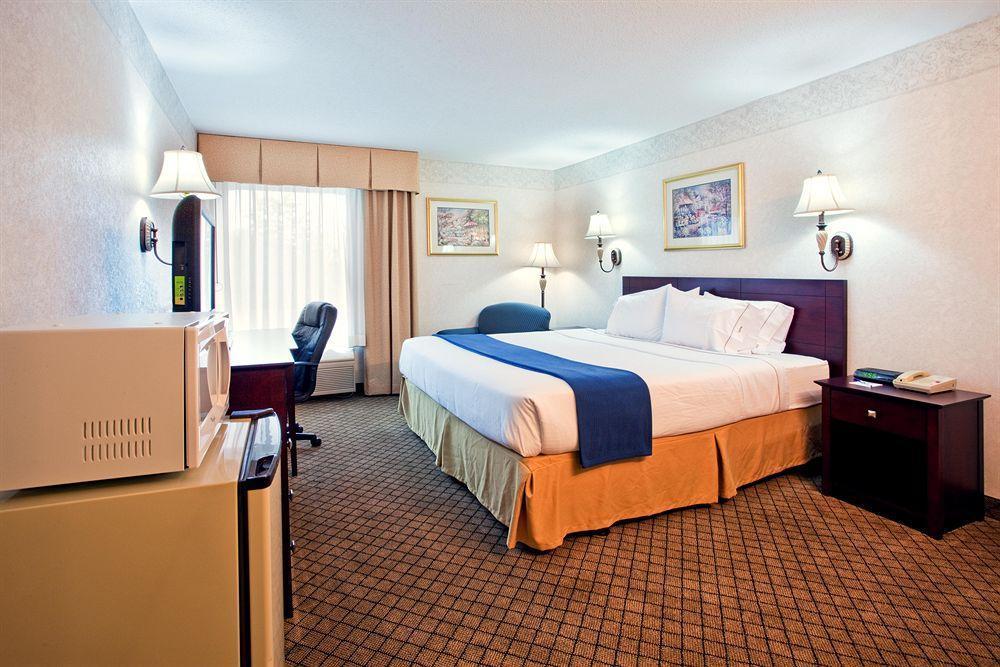 Holiday Inn Express Dillard Δωμάτιο φωτογραφία